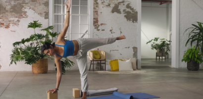 this-yoga-flow-will-loosen-up-tight-hamstrings-and-hips