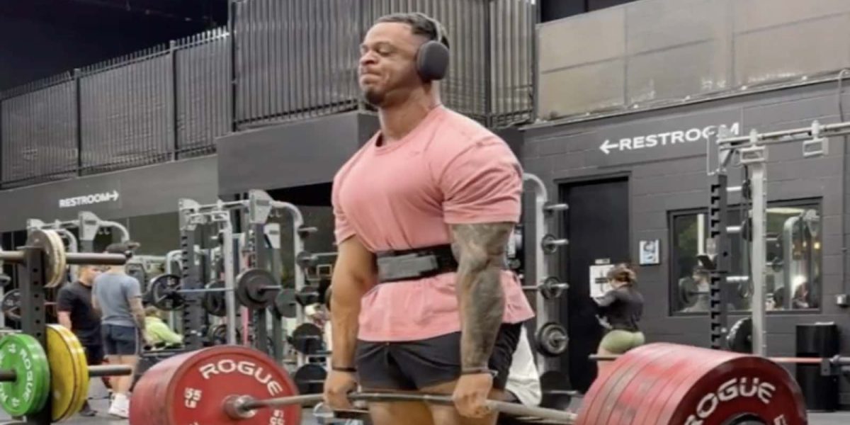 jamal-browner-logs-a-monster-426.4-kilogram-(940-pound)-conventional-stance-raw-deadlift