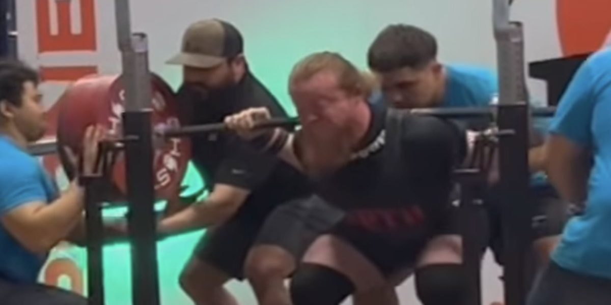 blake-lehew-breaks-317.5-kilogram-(700-pound)-raw-squat-barrier-in-competition