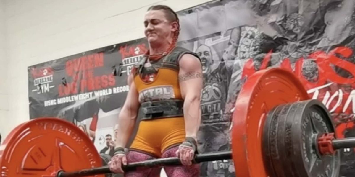 rhianon-lovelace-scores-320-kilogram-(705-pound)-axle-deadlift,-announces-intent-to-eclipse-363-kilograms-(800-pounds)