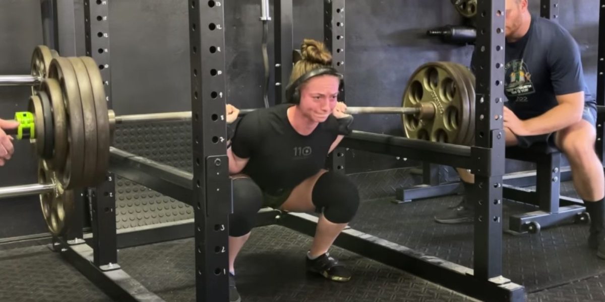 powerlifter-natalie-richards-(57-kg)-squats-179.1-kilograms-(395-pounds)-in-training