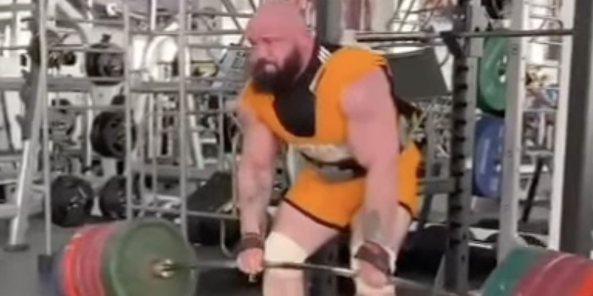 strongman-leon-miroshnik-deadlifts-410-kilograms-(903.9-pounds),-nearly-4-times-his-body-weight