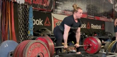 kristy-hawkins-pulls-over-272.1-kilograms-(600-pounds)-with-sumo-deadlift-for-first-time