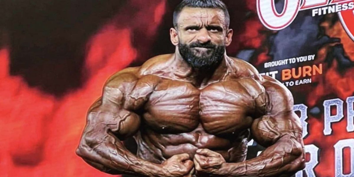 milos-sarcev-thinks-2023-mr.-olympia-is-between-hadi-choopan,-derek-lunsford