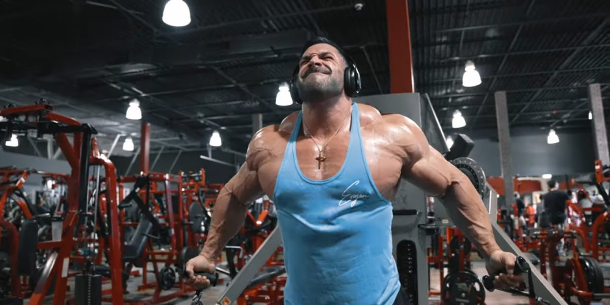 derek-lunsford-crushes-chest-and-ab-training-6-weeks-out-from-2023-mr.-olympia