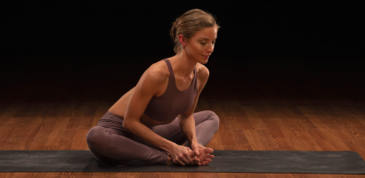 how-to-do-bound-angle-pose-in-yoga-(baddha-konasana)