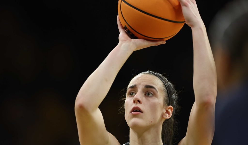 10-things-you-didn’t-know-about-caitlin-clark,-basketball’s-newest-superstar